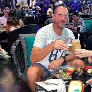 Meet your Posher, Carey